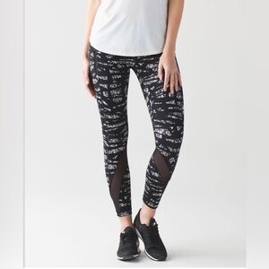 Lululemon Inspire Tight II
Graf Black White / Black size 6 EUC